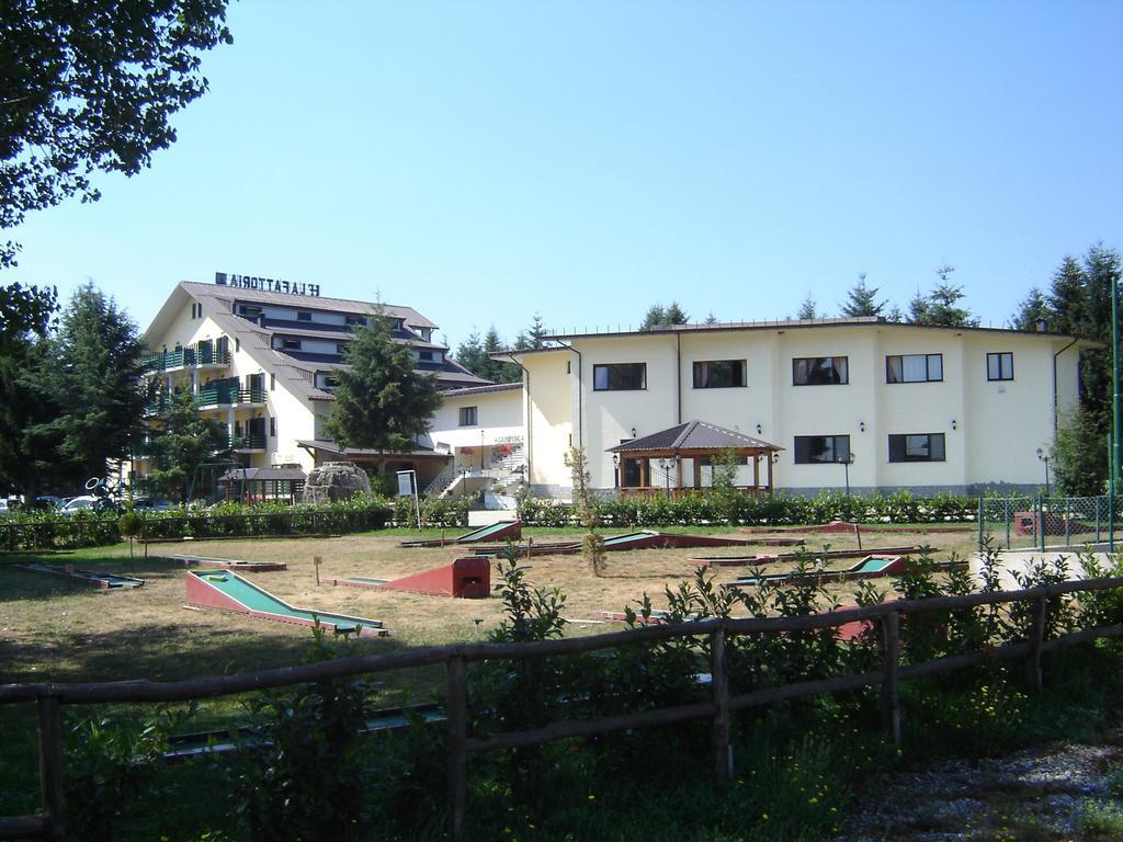 Hotel La Fattoria كاميغلياتيلو سيلانو المظهر الخارجي الصورة